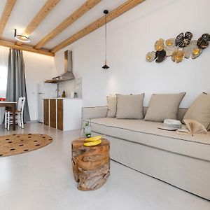 Birikos Hotel & Suites